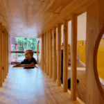 Criança no berçário. Blog - Berçário Guia Completo.